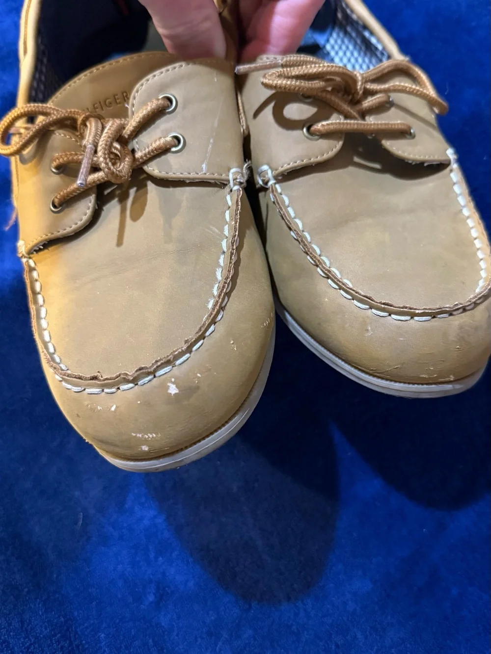 Tommy Hilfiger comfort versatile lacing